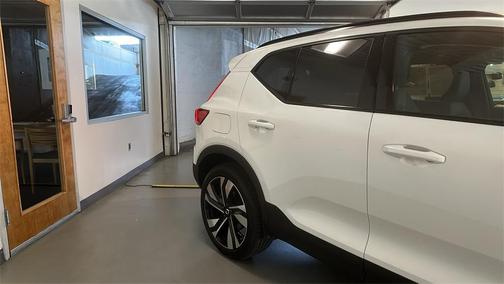 2025 Volvo XC40 B5 Plus Dark Theme