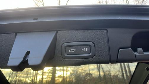 2026 Volvo XC60 B5 Ultra Black Edition