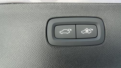 2026 Volvo XC90 B6 Ultra Dark Theme 7-Seater