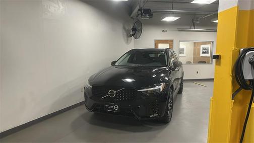 2025 Volvo XC60 B5 Core