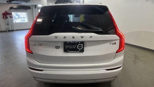 2022 Volvo XC90 T5 Momentum