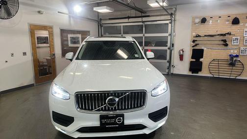 2022 Volvo XC90 T5 Momentum