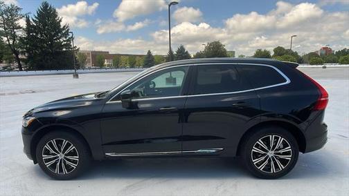 2022 Volvo XC60 B5 Inscription
