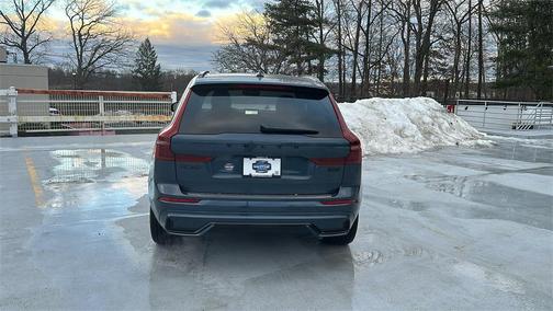 2026 Volvo XC60 B5 Ultra Black Edition