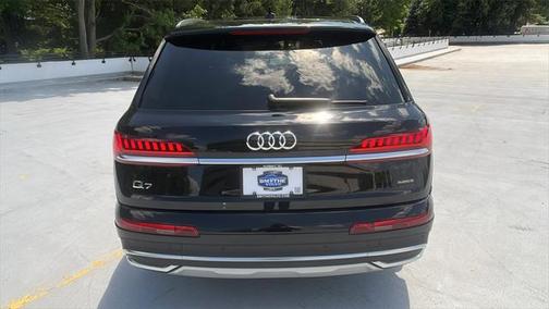 2022 Audi Q7 45 Premium Plus
