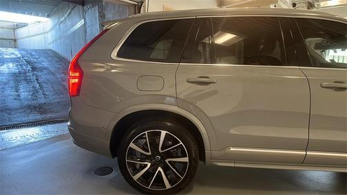 2024 Volvo XC90 B5 Plus Bright Theme