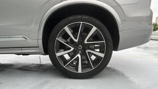 2024 Volvo XC90 B6 Plus Bright Theme 6-Seater