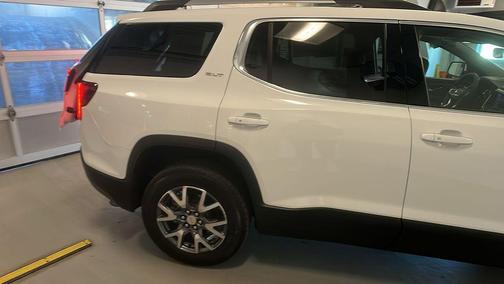 2023 GMC Acadia AWD SLT