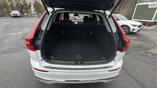 2023 Volvo XC60 Recharge Plug-In Hybrid T8 Ultimate Bright Theme