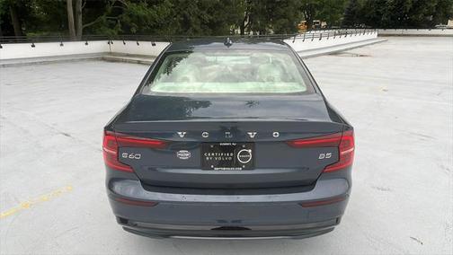 2024 Volvo S60 B5 Plus Dark Theme