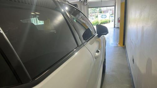 Crystal White 2023 Volvo XC40 Recharge Pure Electric Twin Plus