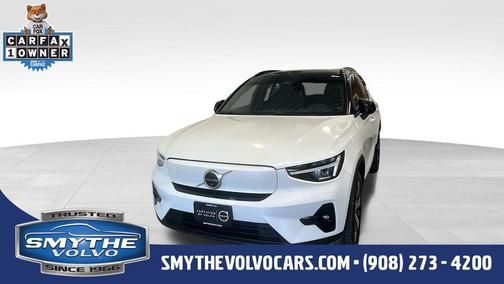 Crystal White 2023 Volvo XC40 Recharge Pure Electric Twin Plus