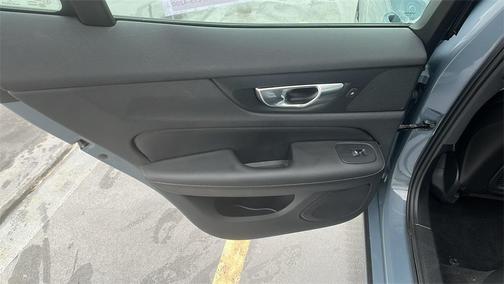 2024 Volvo S60 B5 Plus Dark Theme