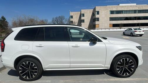 Crystal White Pearl 2026 Volvo XC90 Ultra Dark Theme, B6 AWD Gas (mild hybrid), Gasoline, 6 Seats