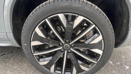 2025 Volvo XC90 Plug-In Hybrid T8 Ultra 7-Seater