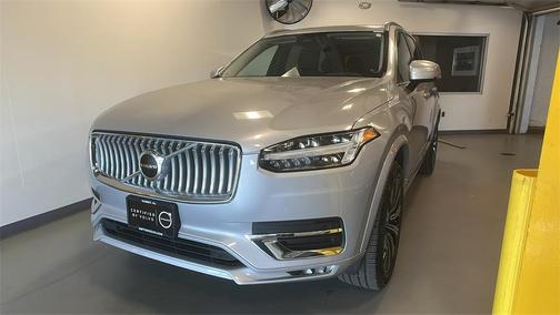 2025 Volvo XC90 B5 Core