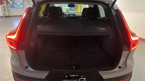 2025 Volvo XC40 B5 Plus Dark Theme