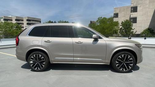 2025 Volvo XC90 B5 Plus 6-Seater