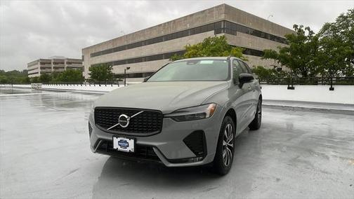 2025 Volvo XC60 B5 Plus
