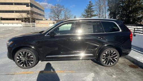 2025 Volvo XC90 Plug-In Hybrid T8 Plus 7-Seater