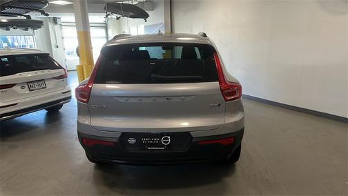 2023 Volvo XC40 B5 Plus Dark Theme