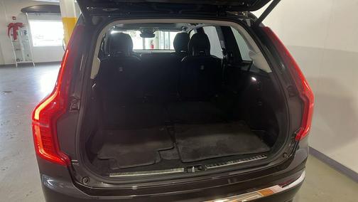 Platinum Grey Metallic 2024 Volvo XC90 Recharge Plug-In Hybrid T8 Plus Bright Theme 7-Seater