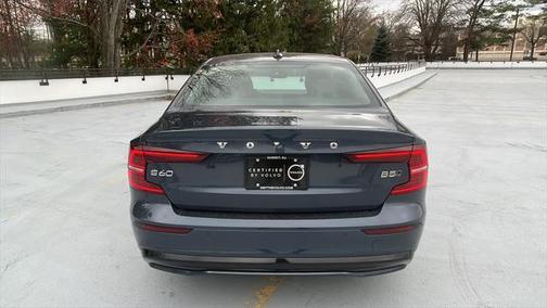 2024 Volvo S60 B5 Plus Dark Theme