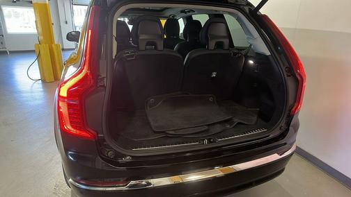 Onyx Black Metallic 2023 Volvo XC90 Recharge Plug-In Hybrid T8 Plus 6-Seater