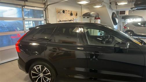 2023 Volvo XC60 B5 Plus Dark Theme