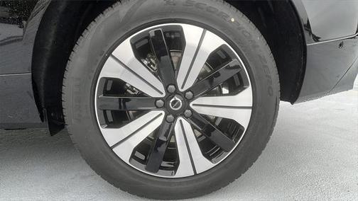 2025 Volvo XC60 Plug-In Hybrid T8 Plus