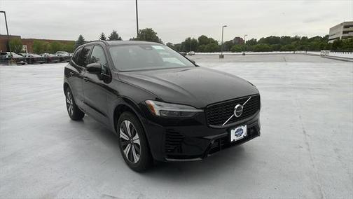 2025 Volvo XC60 Plug-In Hybrid T8 Plus