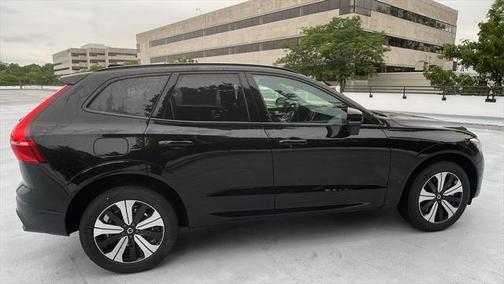2025 Volvo XC60 Plug-In Hybrid T8 Plus