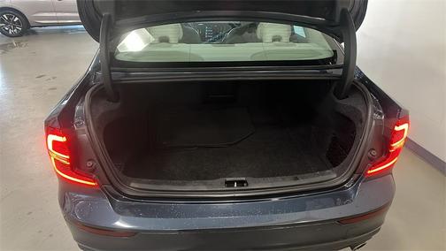 2020 Volvo S60 T6 Momentum