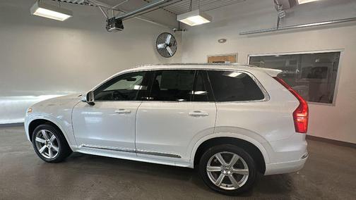 2024 Volvo XC90 B5 Core Bright Theme