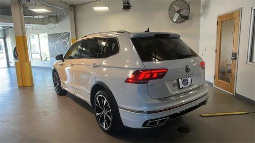 2022 Volkswagen Tiguan 2.0T SEL R-Line 4MOTION