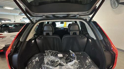 2026 Volvo XC90 Plus, B6 AWD Gas (mild hybrid), Gasoline, Bright, 7 Seats