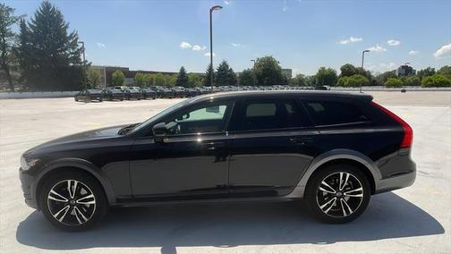 2018 Volvo V90 Cross Country T5