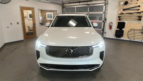 2025 Volvo XC90 B6 Plus 7-Seater