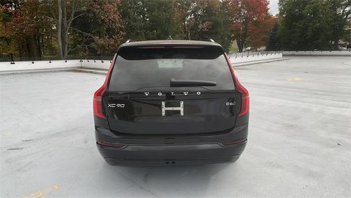 2026 Volvo XC90 B6 Ultra Dark Theme 7-Seater