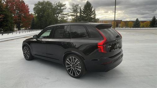 2026 Volvo XC90 B6 Ultra Dark Theme 7-Seater