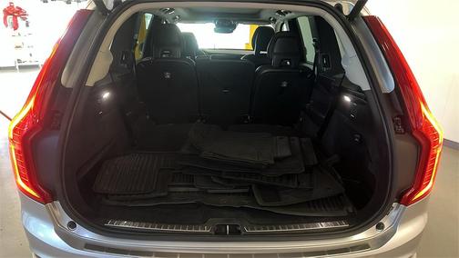 2018 Volvo XC90 T6 Momentum