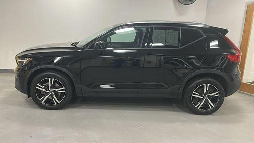 2023 Volvo XC40 B5 Core