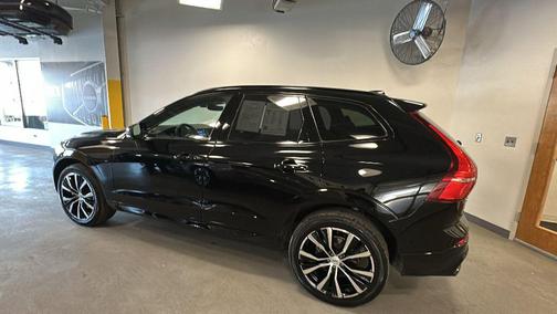 2025 Volvo XC60 B5 Plus