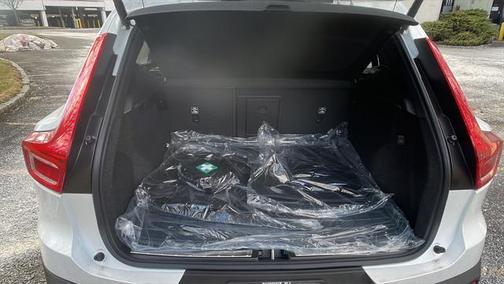 2025 Volvo XC40 B5 Plus Bright Theme