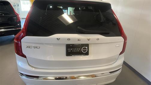 2024 Volvo XC90 Recharge Plug-In Hybrid T8 Ultimate Bright Theme 7-Seater