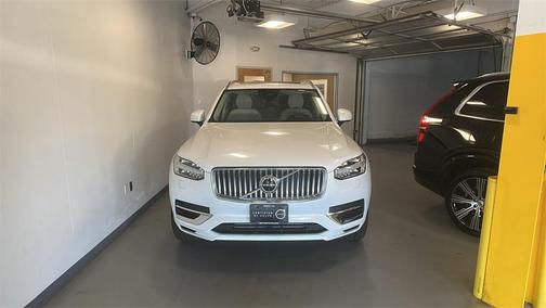 2024 Volvo XC90 Recharge Plug-In Hybrid T8 Ultimate Bright Theme 7-Seater