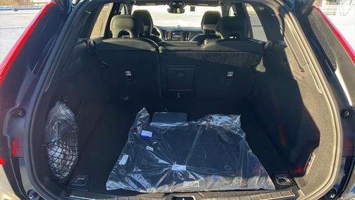 2024 Volvo XC60 Recharge Plug-In Hybrid T8 Ultimate Black Edition