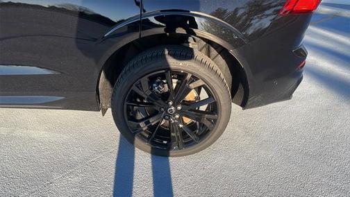 2024 Volvo XC60 Recharge Plug-In Hybrid T8 Ultimate Black Edition