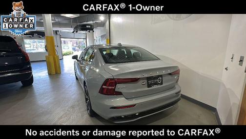 Vapour Grey Metallic 2024 Volvo S60 B5 Plus Dark Theme