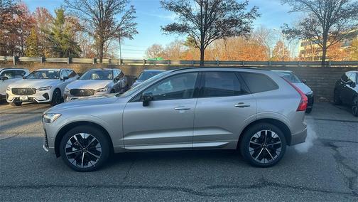 2026 Volvo XC60 B5 Plus